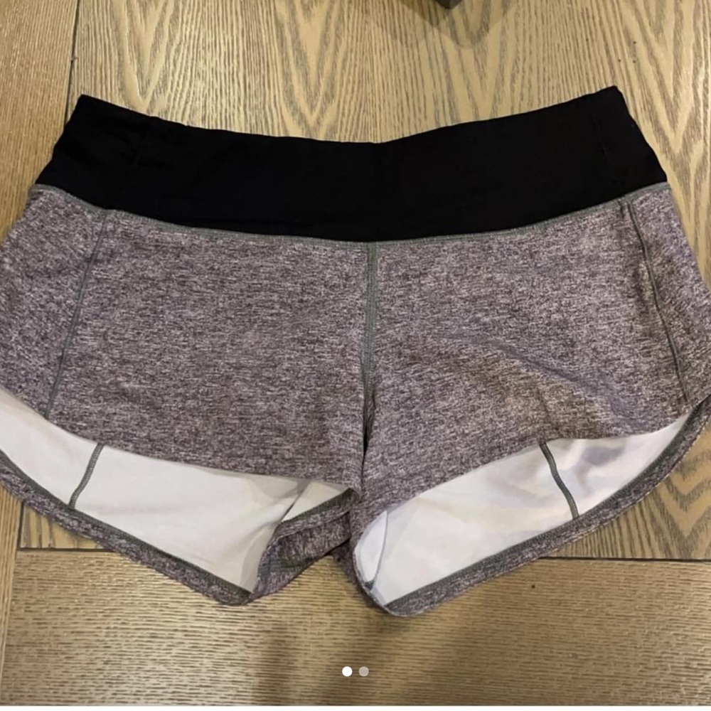 Lulu Lemon Hotty Hot 2.5 shorts